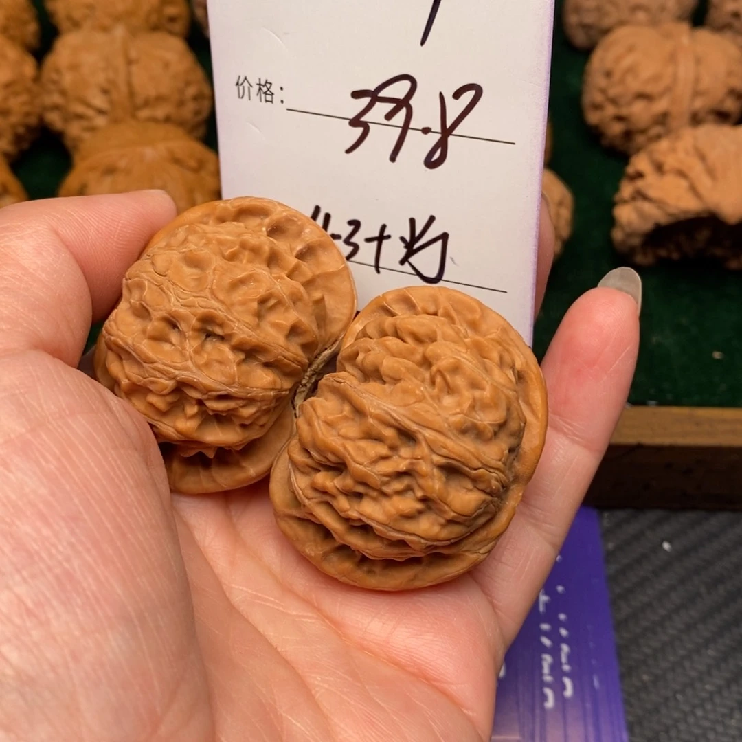 贝*爷文玩核桃宫灯核桃