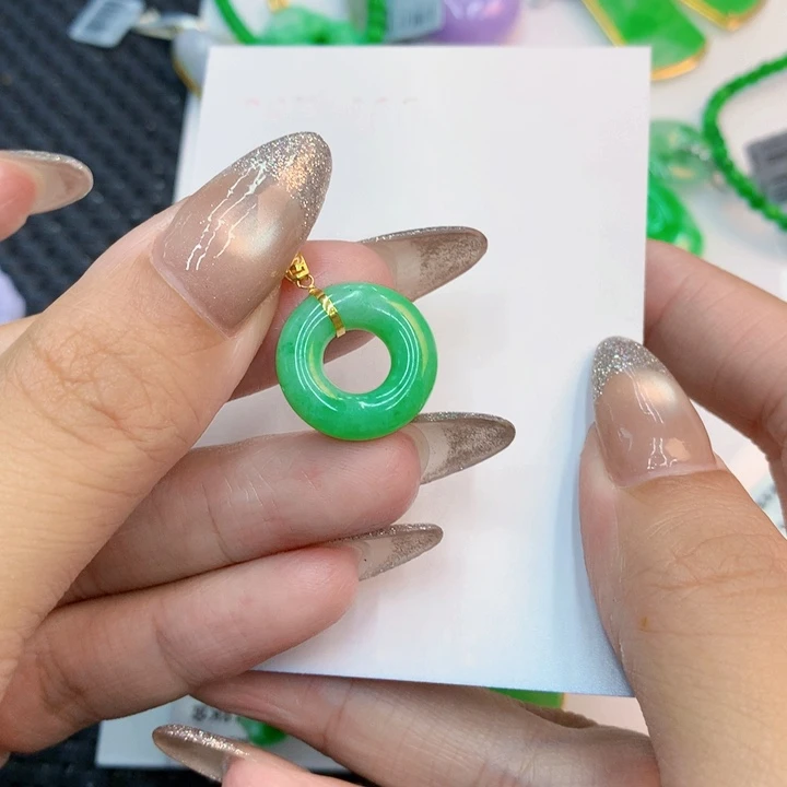 颈饰18K金镶嵌翡翠天然翡翠