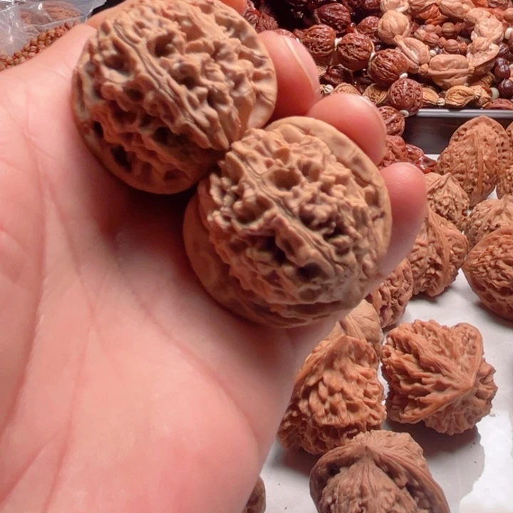 纳***蛋把件文玩核桃野生太行闷尖树头