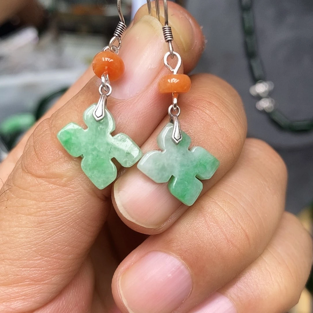 银S925镶嵌翡翠耳饰?****漂亮美眉