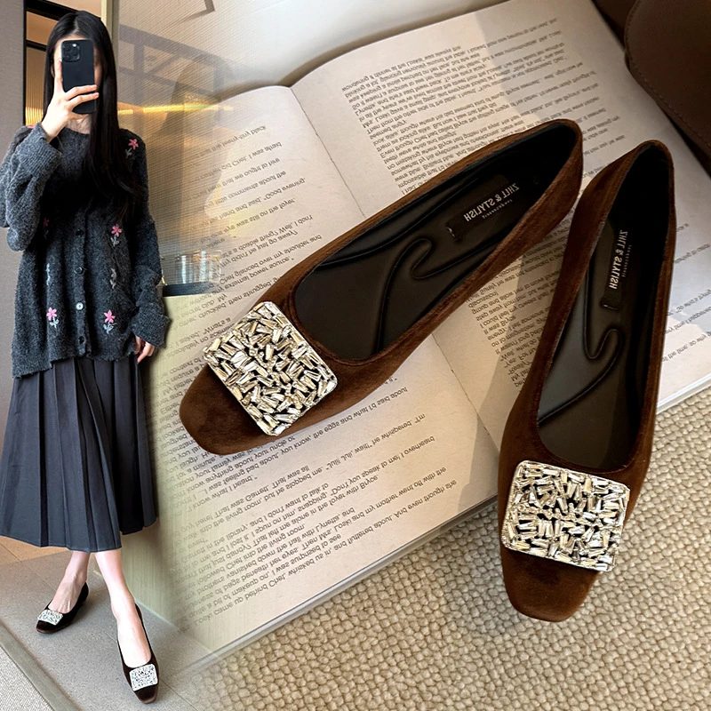 方头水钻单鞋女鞋子春季复古法式通勤鞋加肥加宽大码女鞋