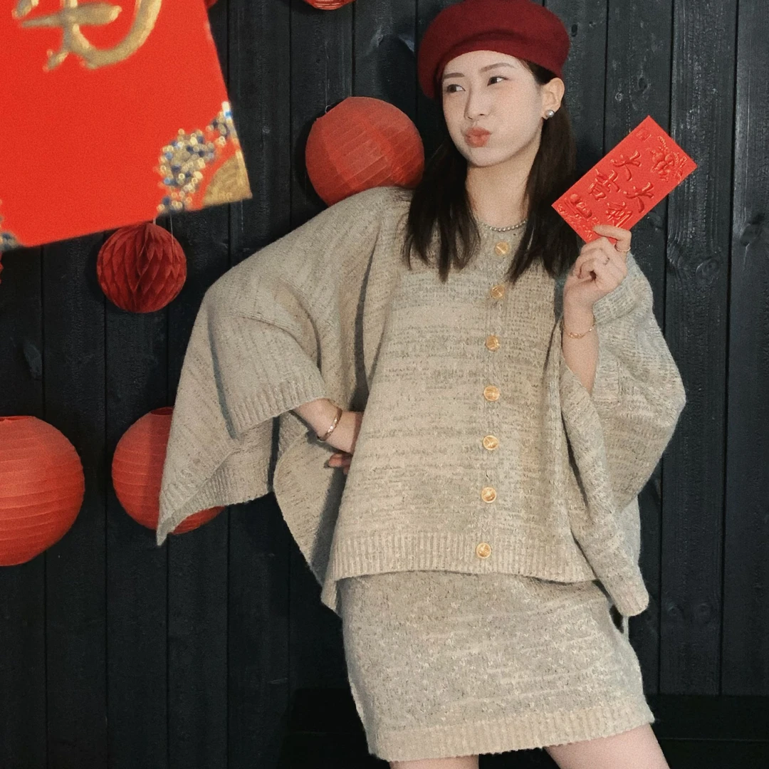 SUNCC现货 小富贵 北极绒气质高级小众设计千金感斗篷毛衣套装