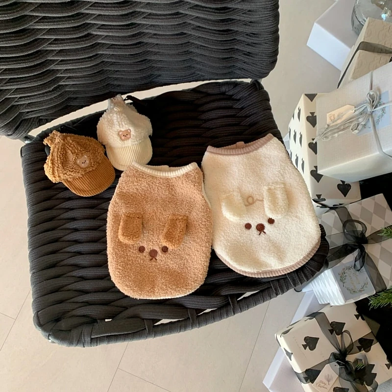 秋冬新款挂耳小狗刺绣马甲狗狗猫咪泰迪比熊博美贵宾宠物保暖衣服