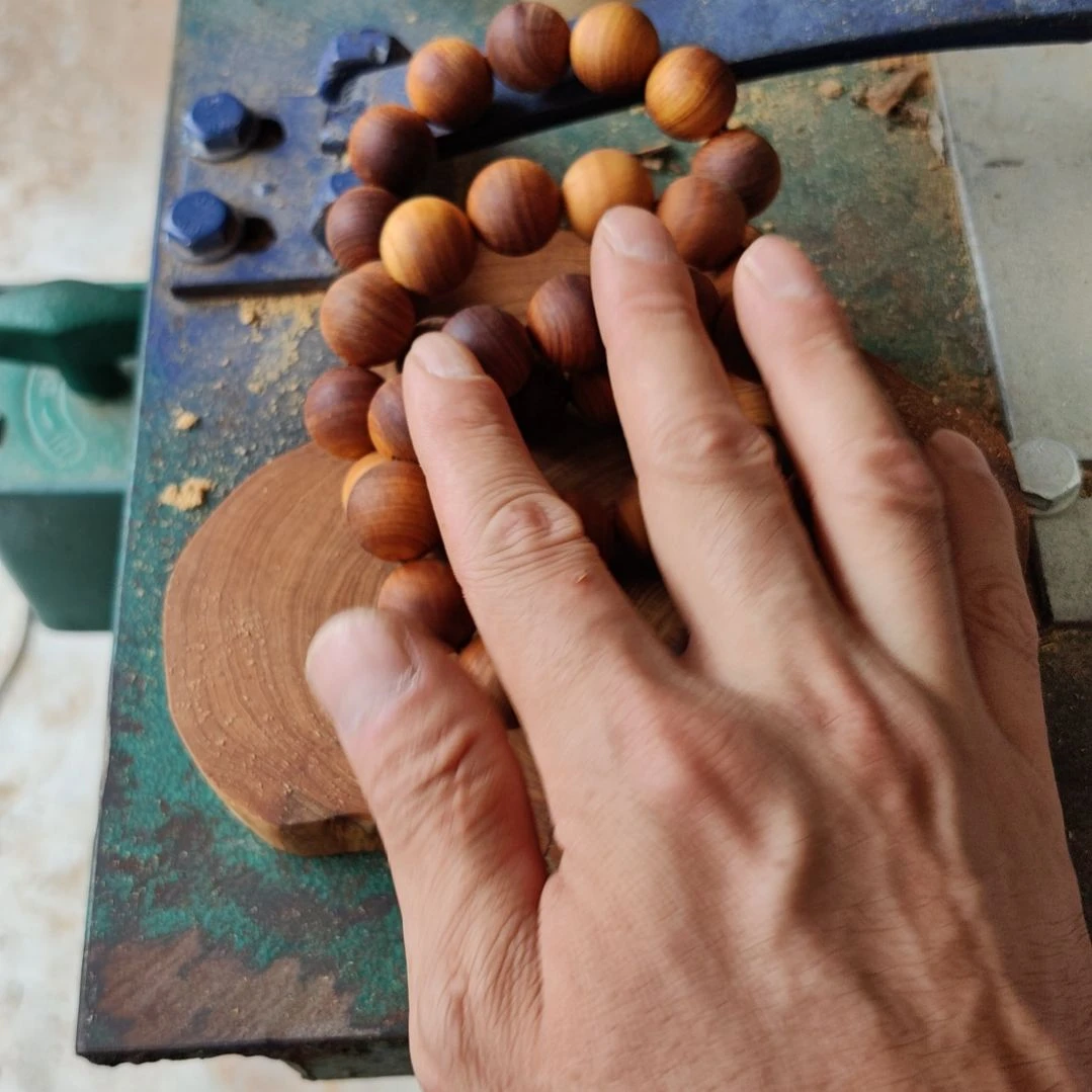 1.8毛珠子，黑油半根太行崖柏