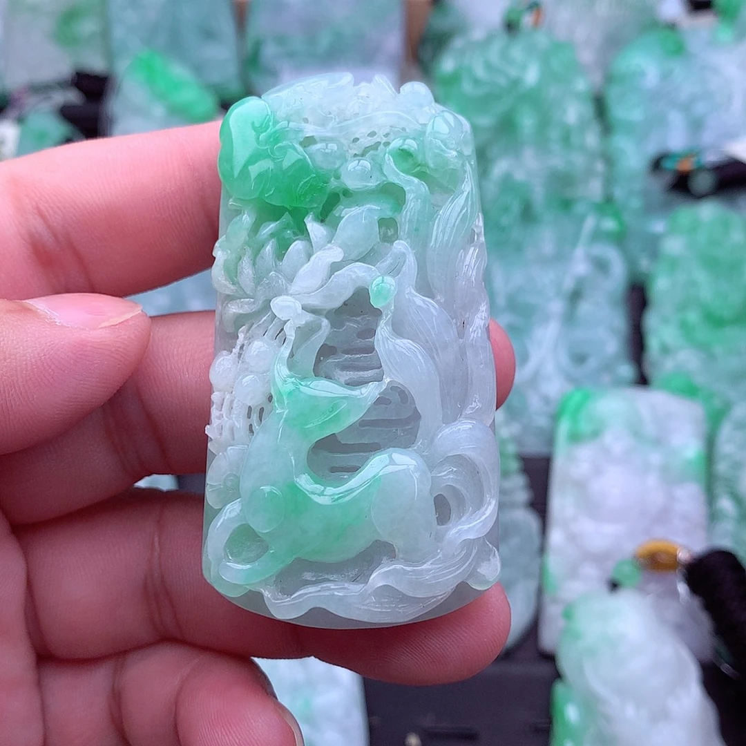 吊坠(不含链)未镶嵌翡翠