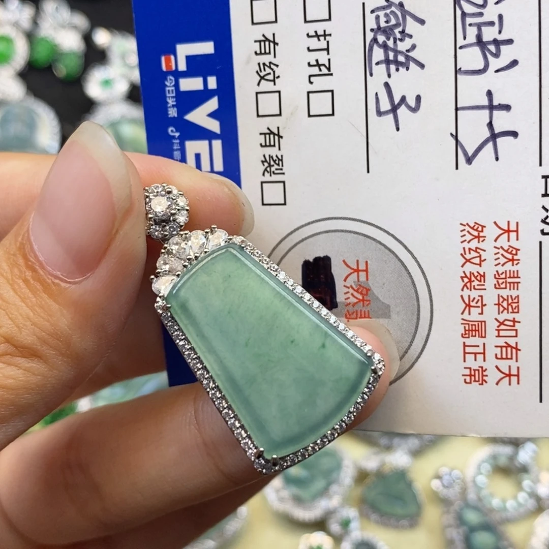 翡翠未镶嵌颈饰天然
