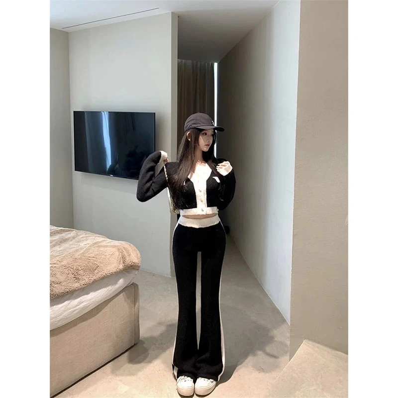 2025秋冬千金范设计感针织拼接长袖短款上衣高腰修身直筒裤女套装