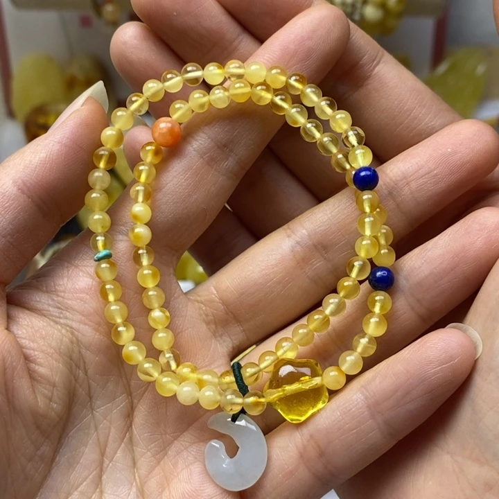 蜜蜡未镶嵌裸石尺寸4加，微瑕