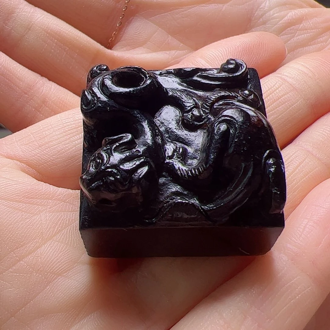 和田玉把件未镶嵌铝****造