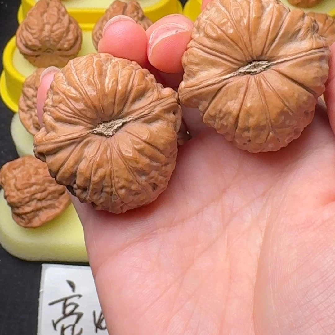 蚊***子文玩核桃精品南瓜39全