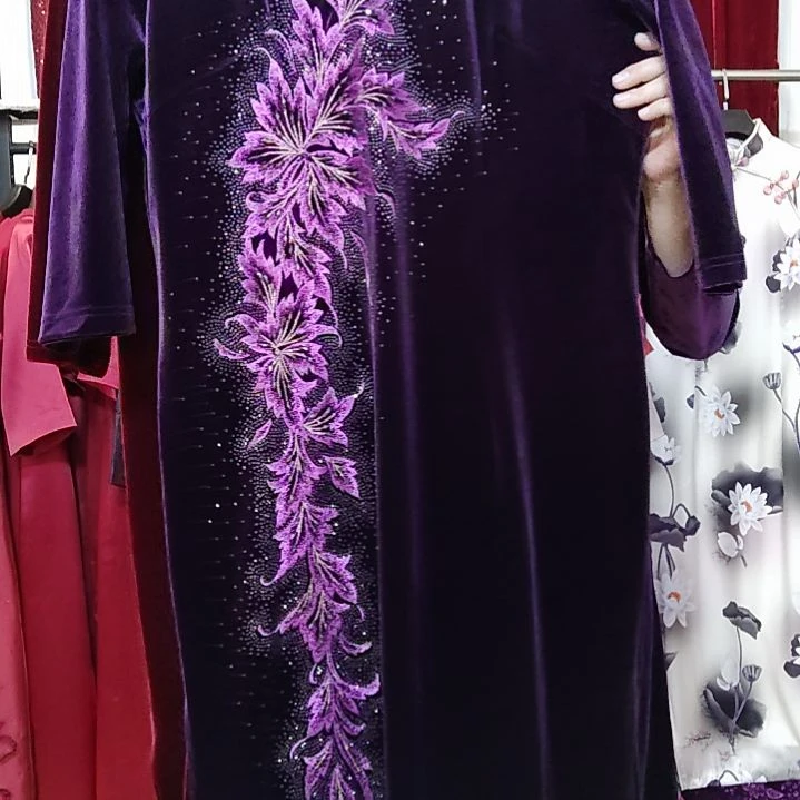 鸿***祥紫色金丝绒领子微透刺绣烫钻手工穿珠长款旗袍4xl