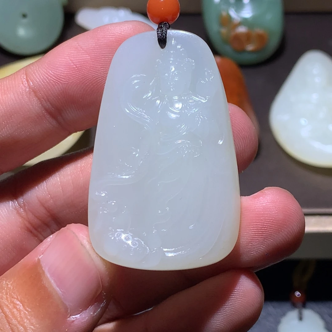 大***风和田玉未镶嵌颈饰