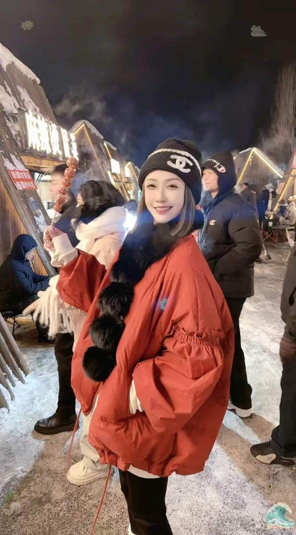 熙薇『圣诞胶片』2025冬季新款设计师休闲羽绒服外套H6828