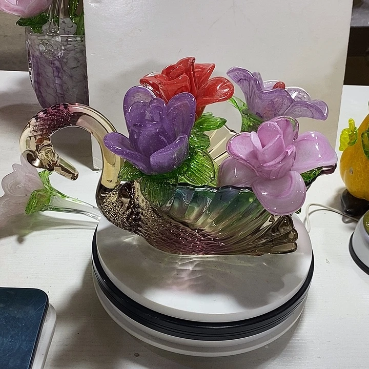 天鹅加4支花高20厘米左右