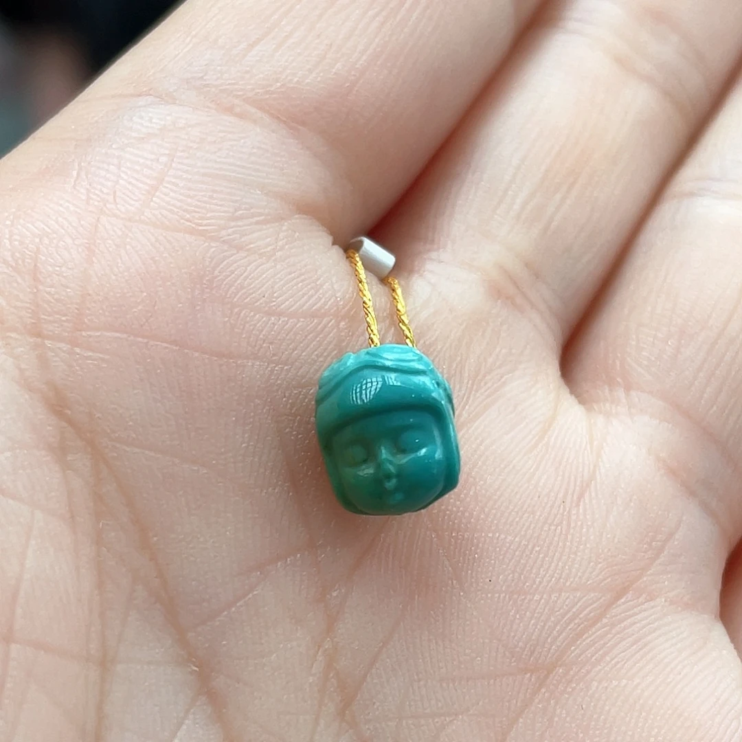 绿松石未镶嵌颈饰