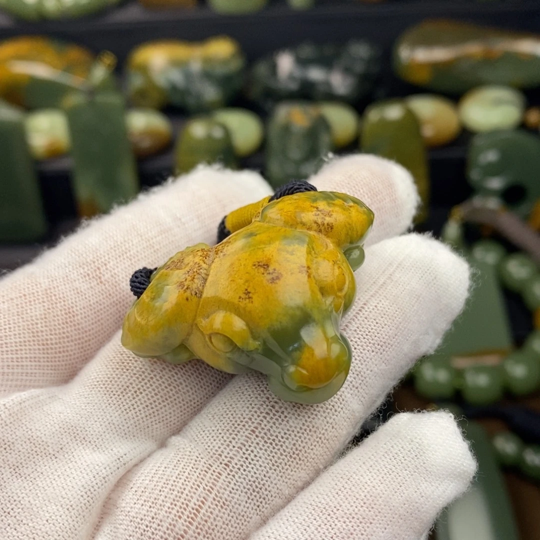 岫岩河磨玉（透闪石质玉）未镶嵌颈饰