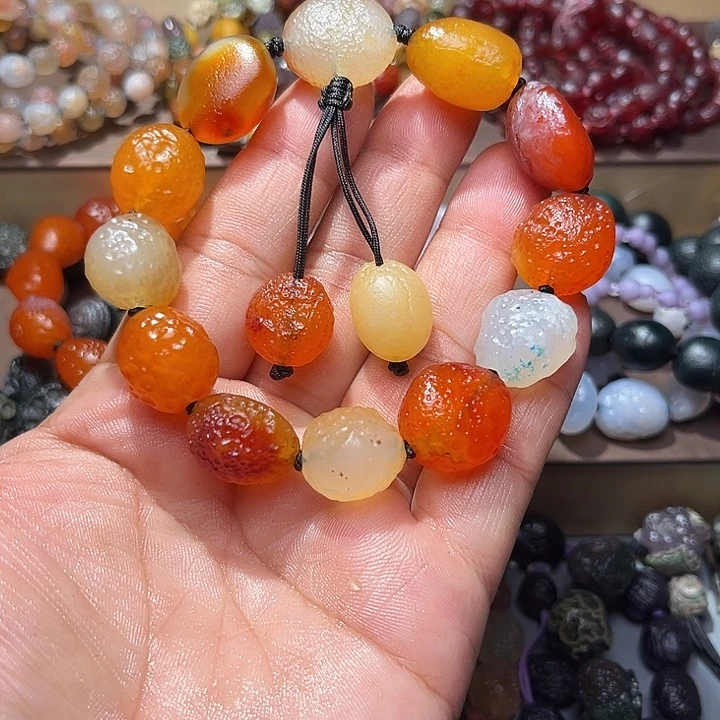 阿拉善彩玛瑙手串