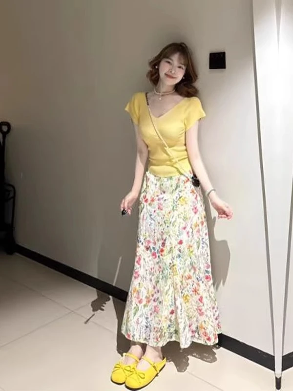 夏装搭配一整套茶系穿搭多巴胺修身显瘦绝美碎花连衣裙子两件套装
