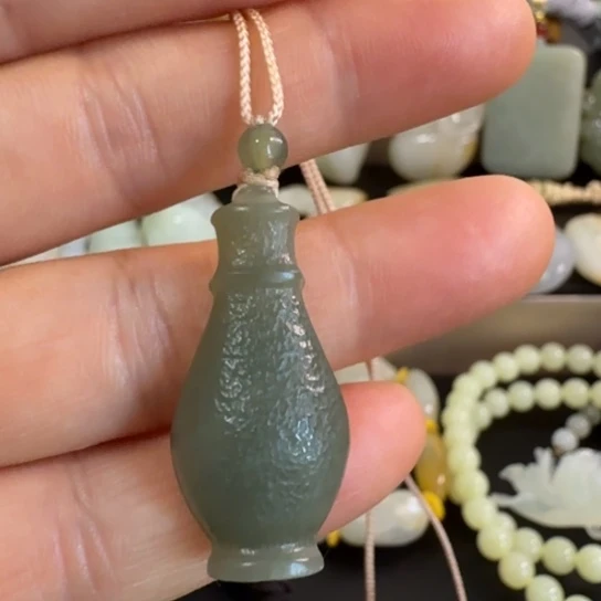 和田玉（糖玉）未镶嵌颈饰