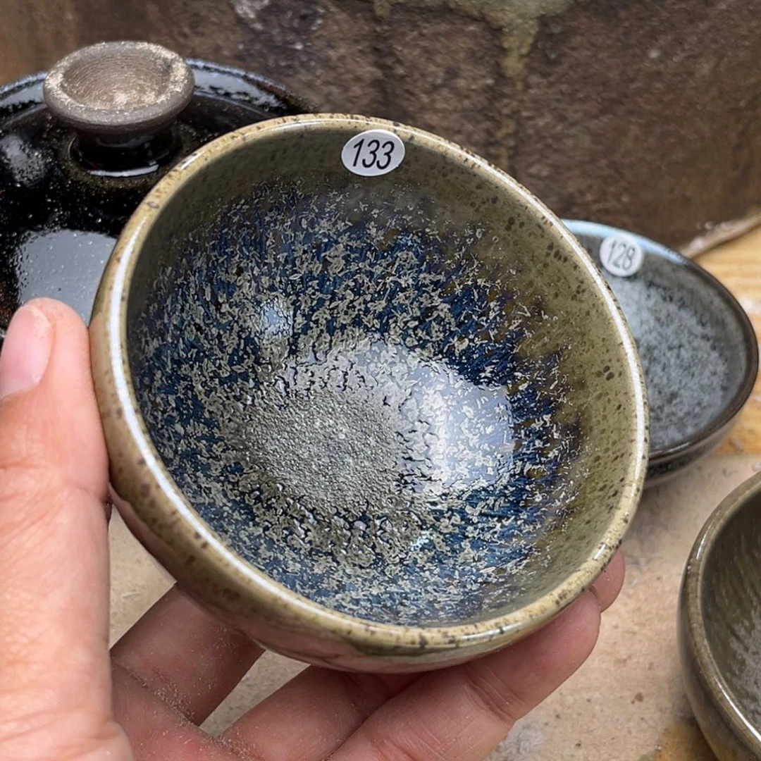 茶盏义兴龙窑坚持真柴烧