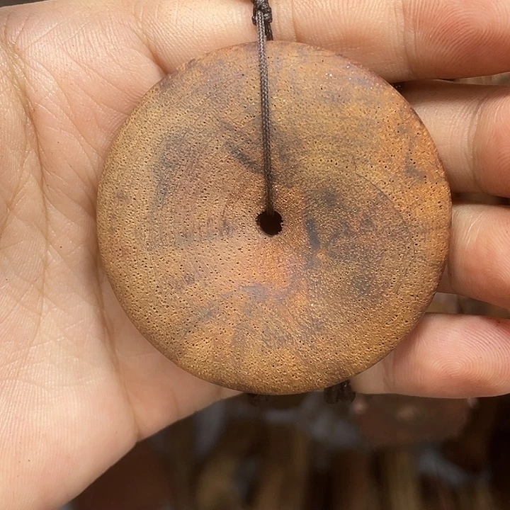 吊坠降真香平安扣