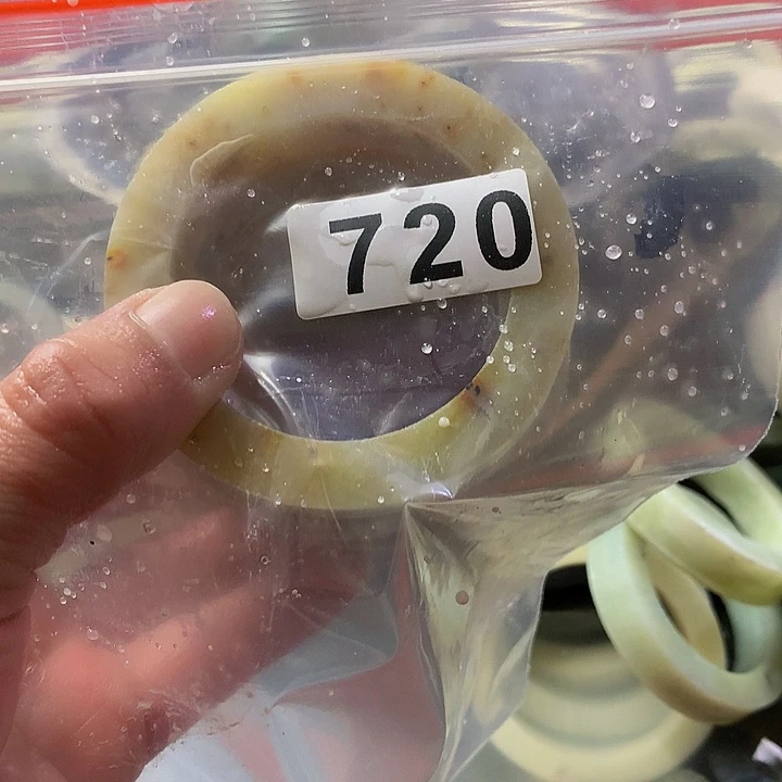 蛇纹石玉原未镶嵌回****经