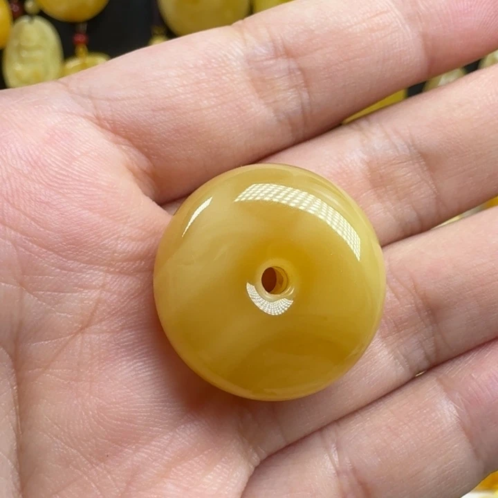 蜜蜡未镶嵌珠宝奇石