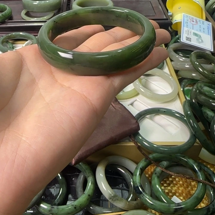 可***以和田玉（碧玉）未镶嵌手镯