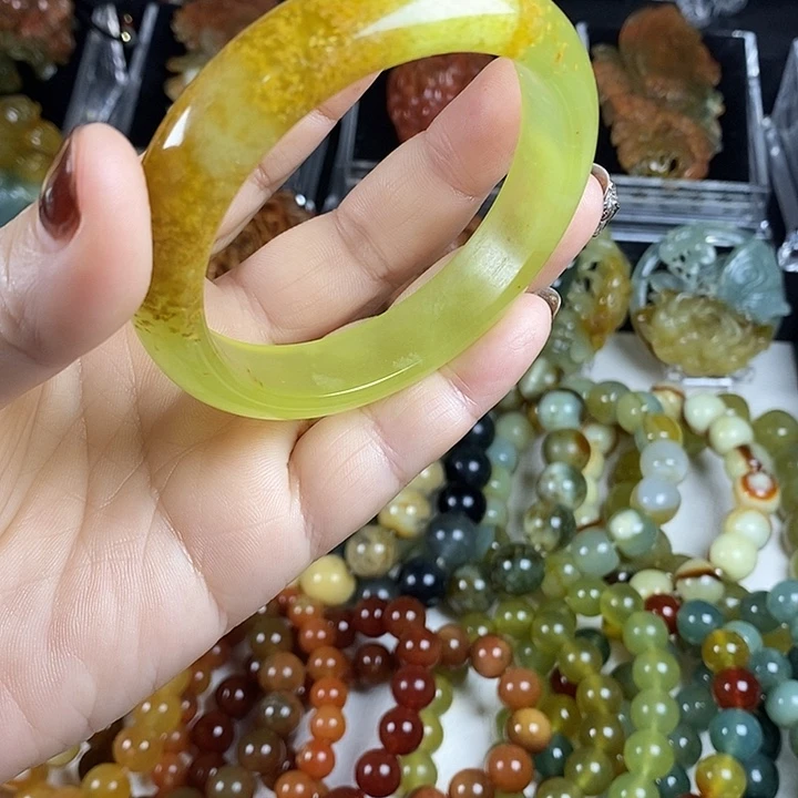 梦***~蛇纹石玉未镶嵌手镯