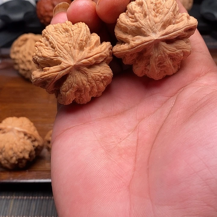 文玩核桃吊坠粗筋42全品