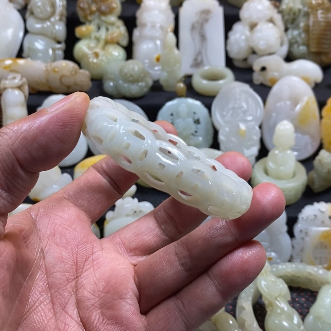 和田玉颈饰未镶嵌