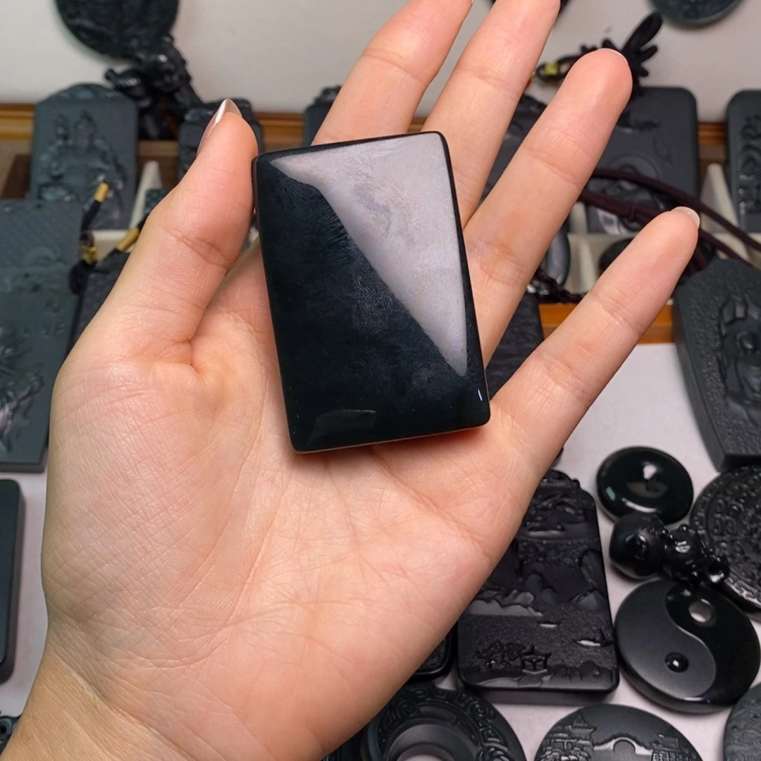 和田玉未镶嵌颈饰?*椒