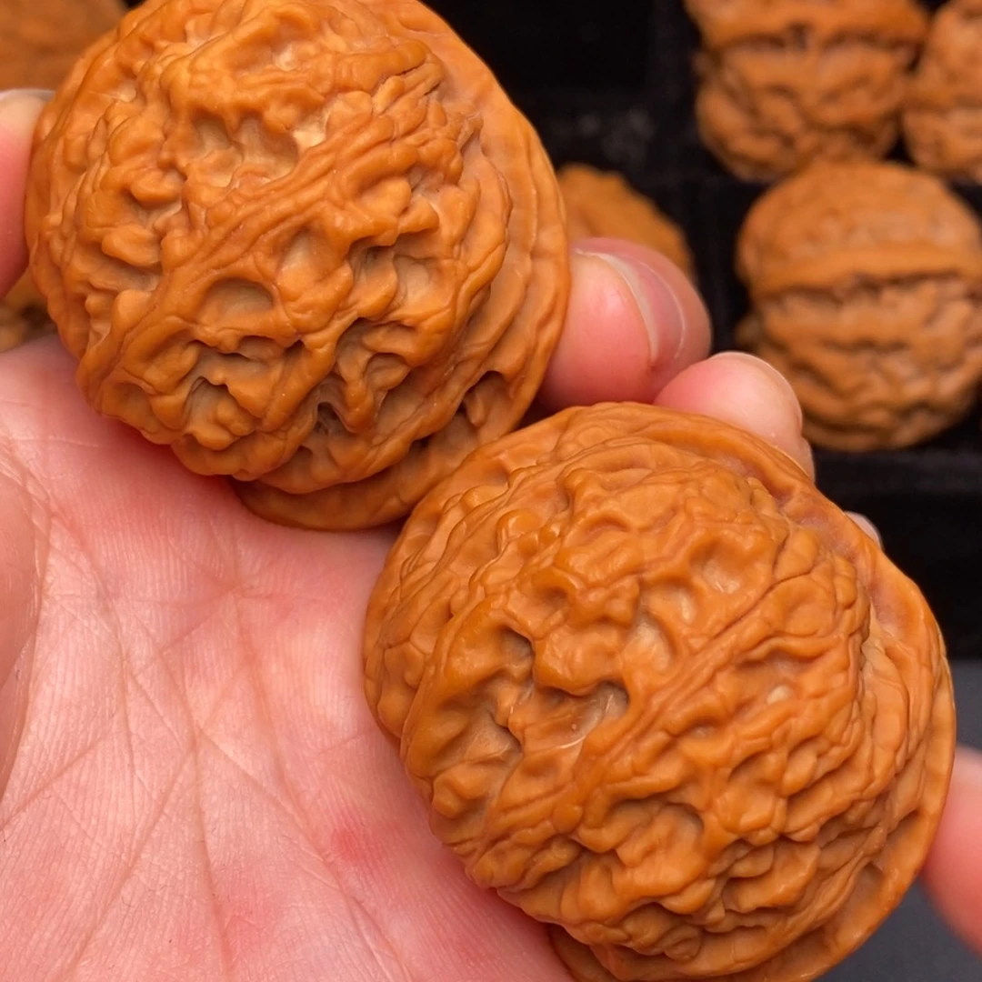 文玩核桃把件秦岭野生核桃