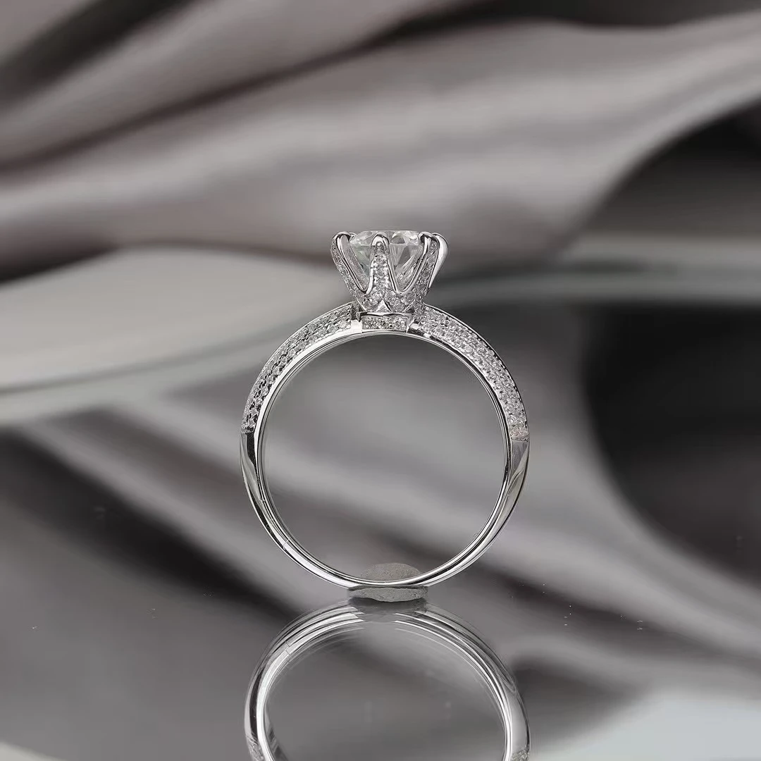 925银莫桑石戒指 （半壁江山）莫桑石戒指时尚女王豪华