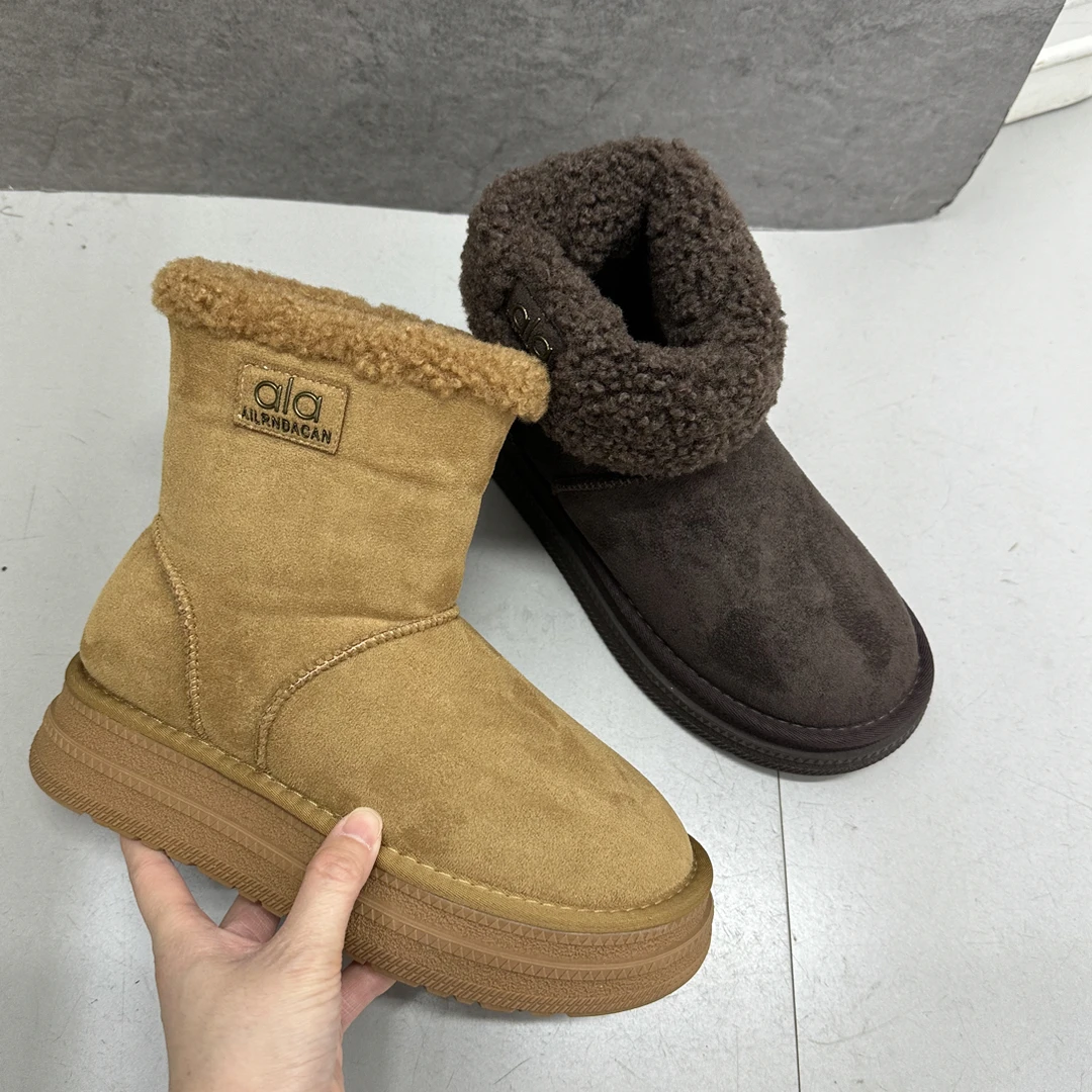 冬季保暖加绒厚底防滑女款可翻折两穿中筒雪地靴时尚百