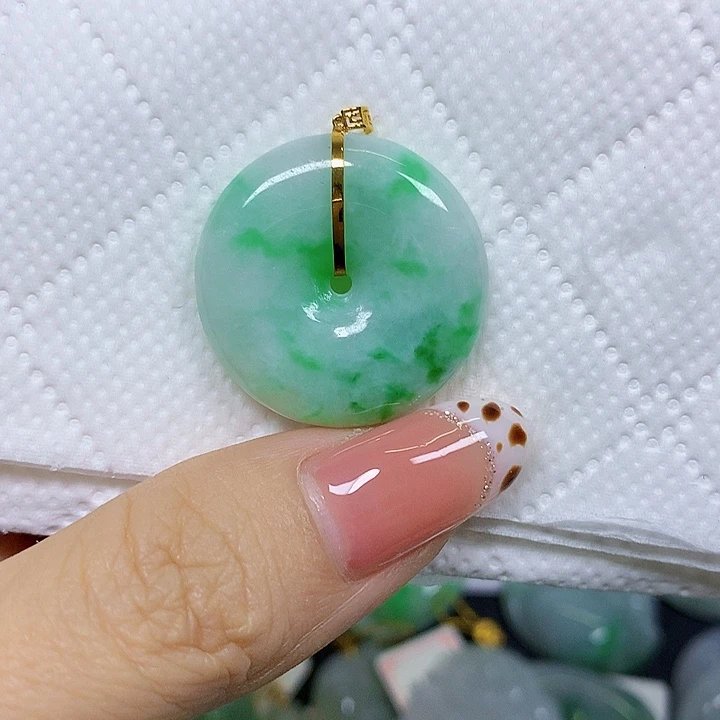 翡翠18K金镶嵌颈饰挂件