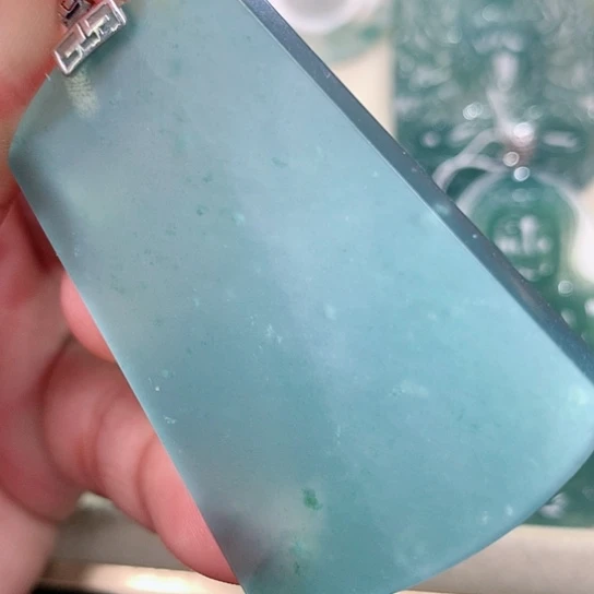 【闪购商品】颈饰18K金镶嵌翡翠