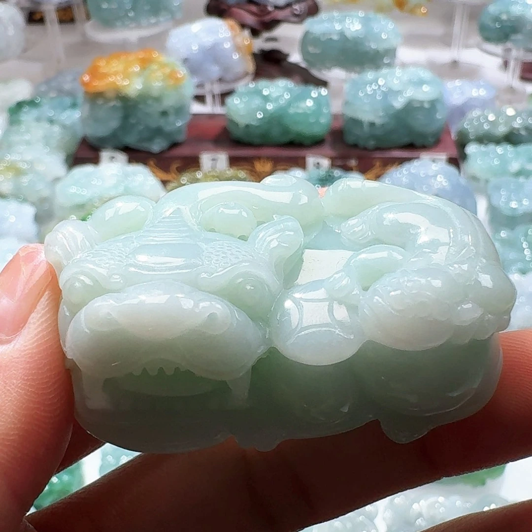 定制翡翠未镶嵌?貔貅买断不退不换