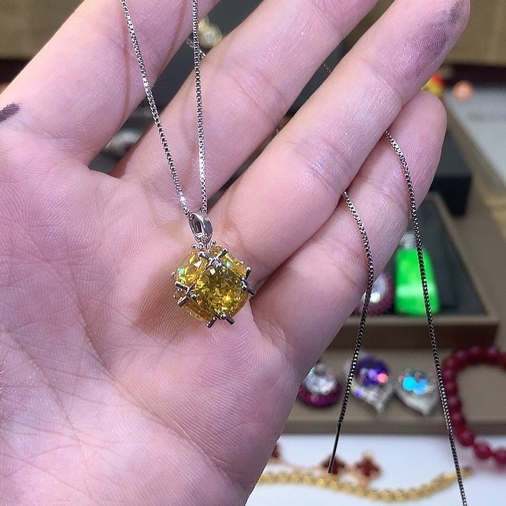 无非金属10吊坠。