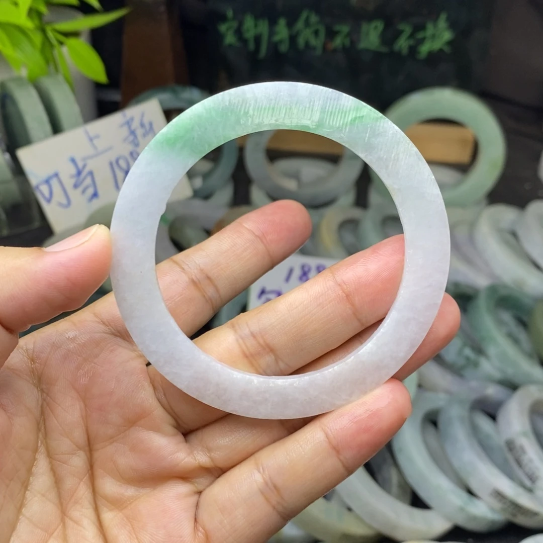 定制翡翠未镶嵌手镯