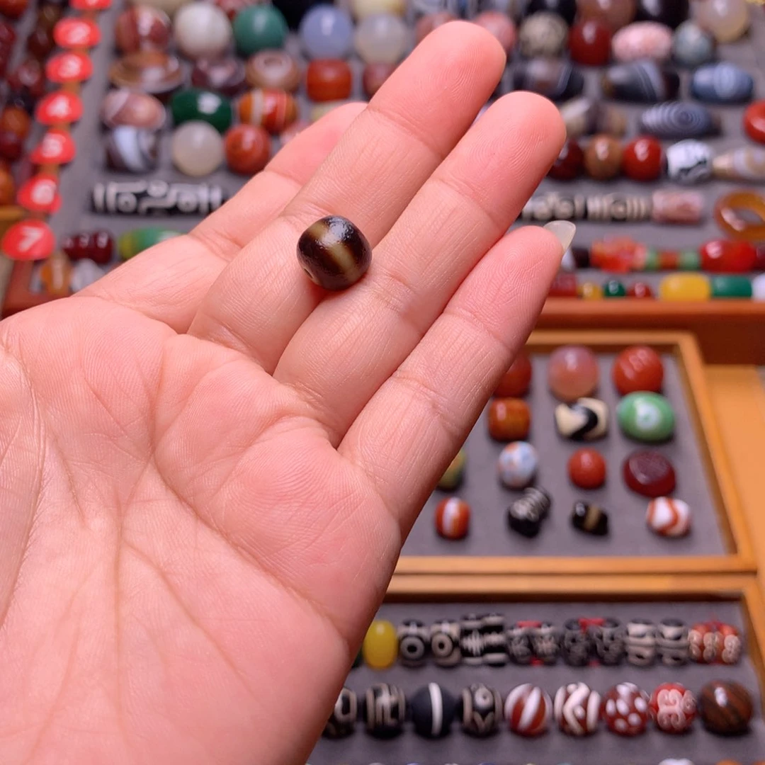 不***゛玛瑙/玉髓颈饰未镶嵌