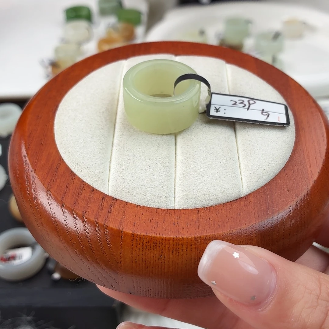 和田玉未镶嵌戒指Q52晴水圆切内径16.3