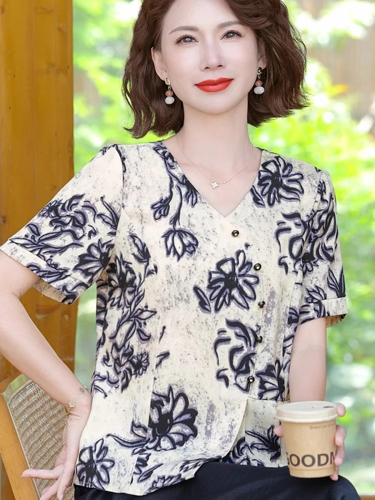 洋气妈妈夏装上衣2025新款短袖T恤中老年女装母亲节雪纺衬衫套装