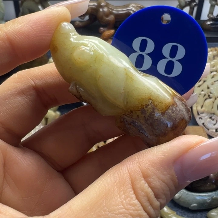 和田玉未镶嵌车挂