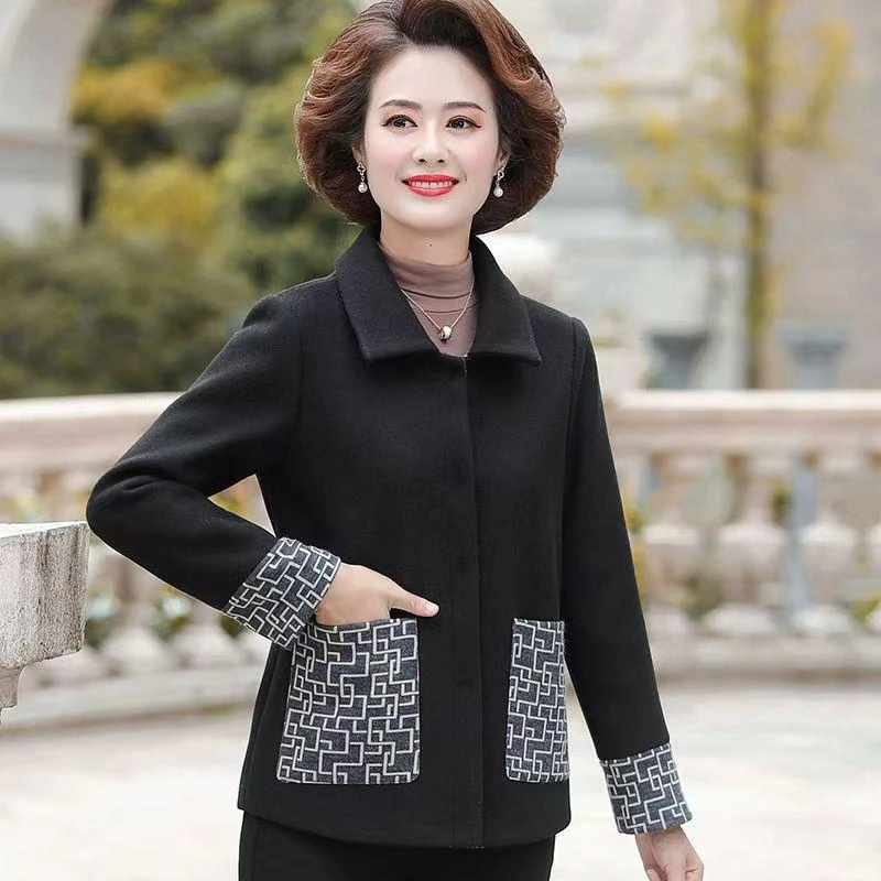 B127秋冬新款毛呢外套女短款大码中老年女装呢子大衣妈妈装时尚
