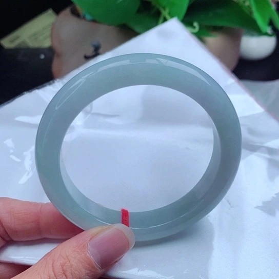 翡翠手镯未镶嵌       正圈57 天空蓝