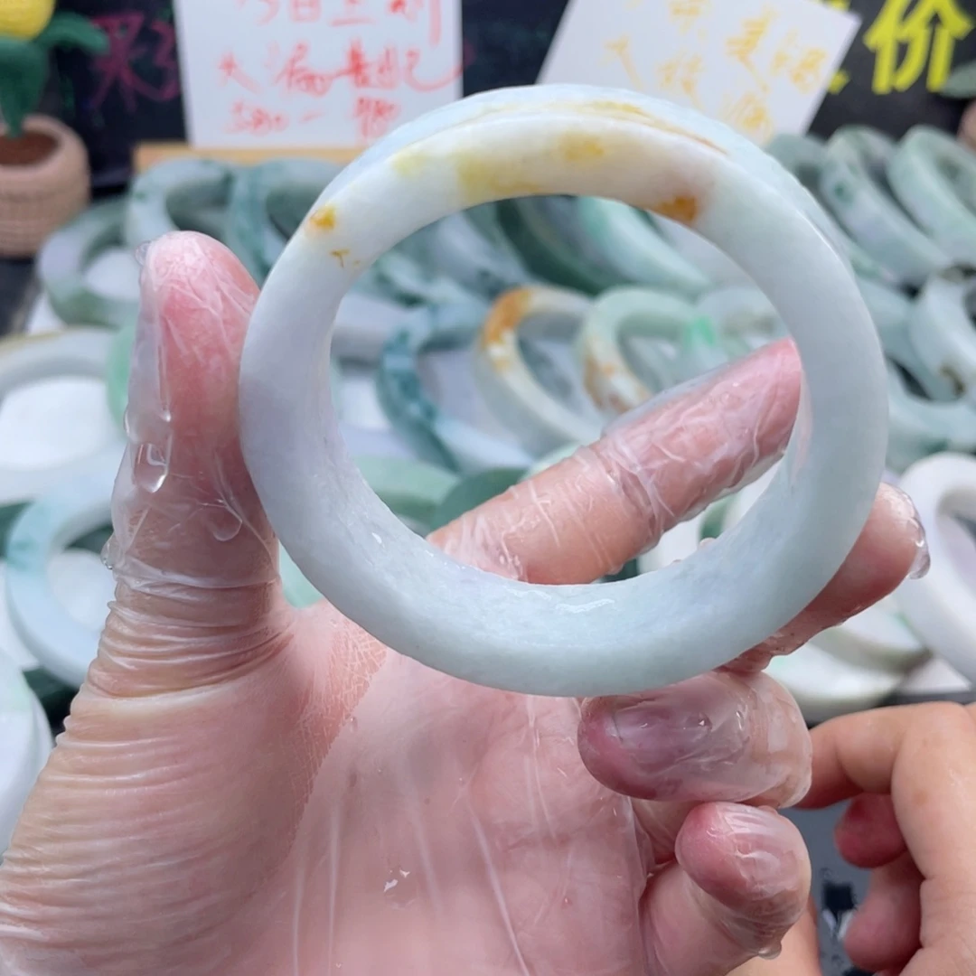 定制翡翠未镶嵌翡翠手镯