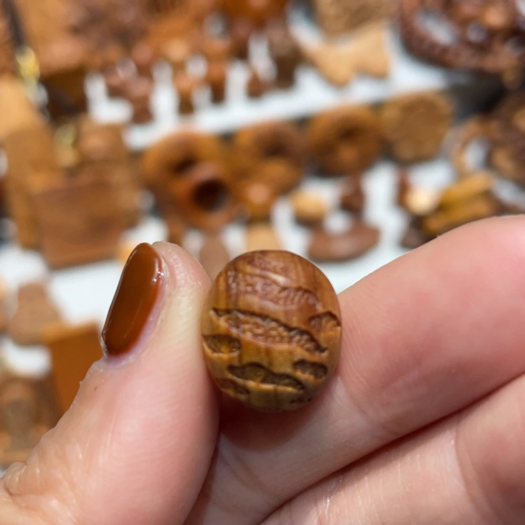 【闪购商品】檀香木吊坠陈****音小吊坠奶香