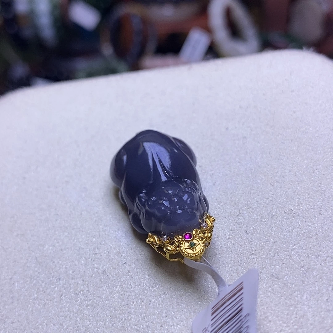 和田玉未镶嵌颈饰浓烟紫金镶貔貅吊坠