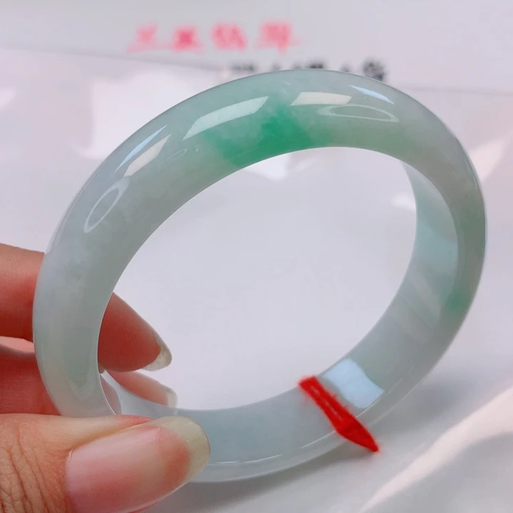 翡翠手镯未镶嵌57圈